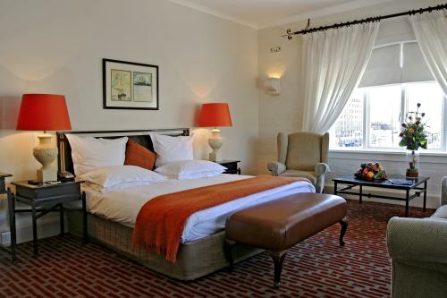 Victoria & Albert Hotel (1)